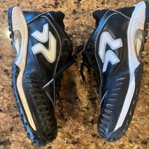 Ringor pitching toe turfs